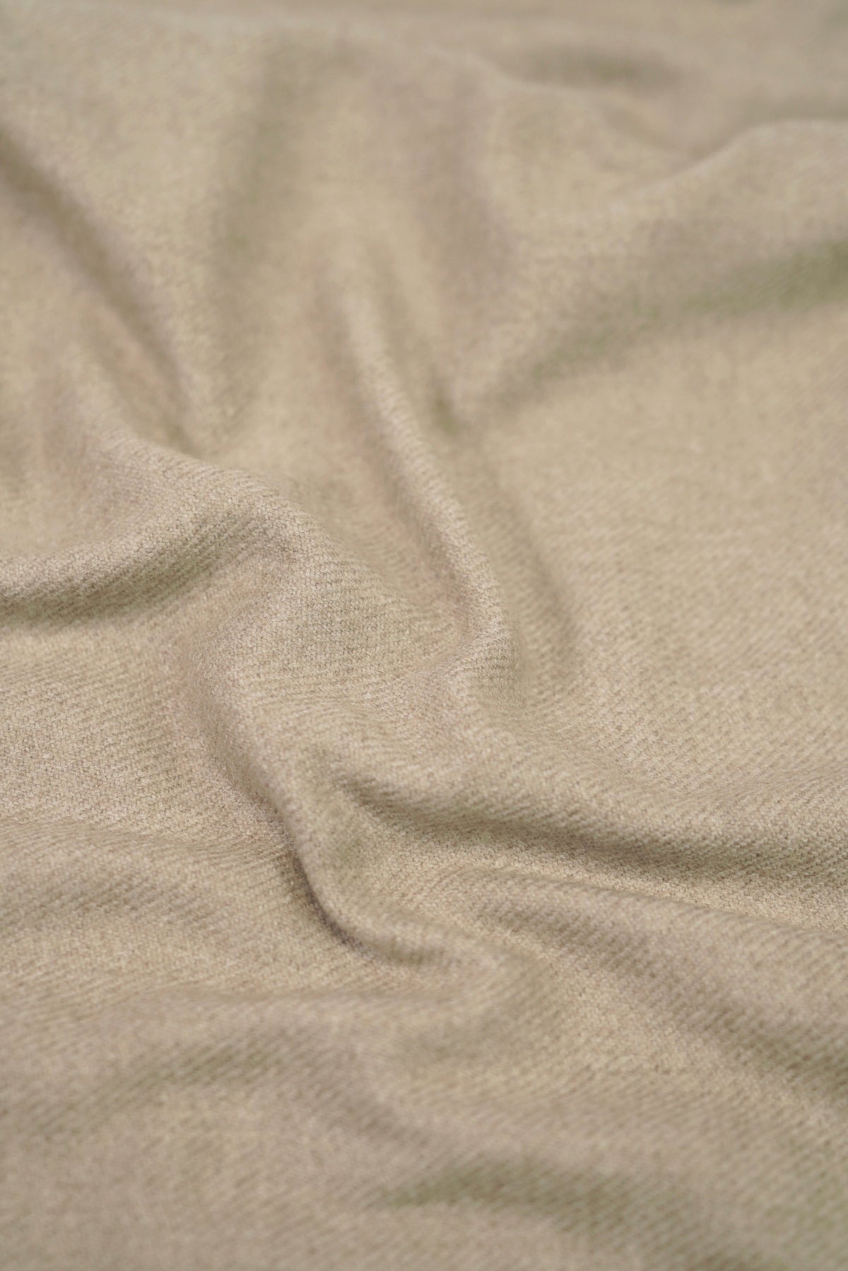 Beige handwoven heavyweight wool shawl, fabric detail
